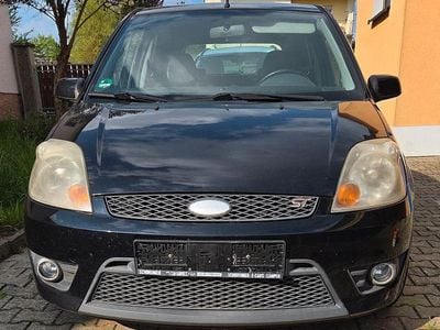 Begagnad Ford Fiesta ST 150 HK (110 kW) 2007 Svart Halvkombi
