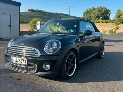 Gebraucht Mini Cooper Cabriolet 112 PS (82 kW) 2011 Schwarz Cabrio