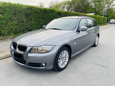 Gebraucht BMW 318 143 PS (105 kW) 2012 Grau Kombi