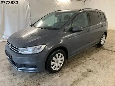Gebraucht VW Touran Comfortline 150 PS (110 kW) 2023 Grau Van / Kleinbus
