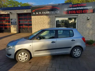 Gebraucht Skoda Fabia Cool Edition 60 PS (44 kW) 2012 Silber Limousine