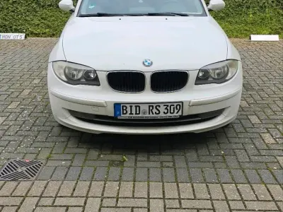 Gebraucht BMW 118 129 PS (94 kW) 2009 Weiß Kleinwagen
