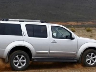 Silber Gebraucht 2014 Nissan Pathfinder SUV | 22.900 €