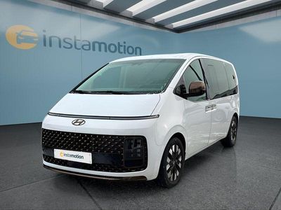 Gebraucht Hyundai Staria Signature 177 PS (130 kW) 2022 Weiß Van / Kleinbus