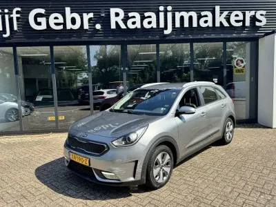 Gebraucht Kia Niro 141 PS (103 kW) 2019 Grau SUV