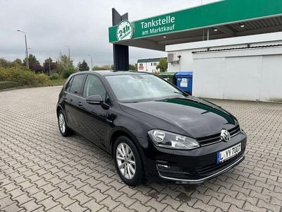 Gebraucht VW Golf VII LOUNGE 110 PS (80 kW) 2015 Schwarz Limousine