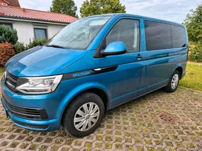 Gebraucht VW Multivan 150 PS (110 kW) 2017 Blau Van / Kleinbus