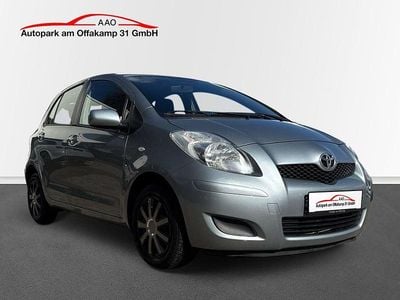 Gebraucht Toyota Yaris Cool 69 PS (50 kW) 2009 Silber Kleinwagen
