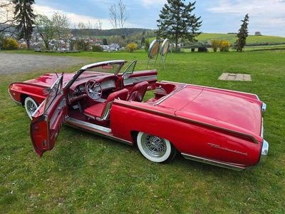 Usata Ford V8 300 CV (220 kW) 1963 Rosso Cabrio