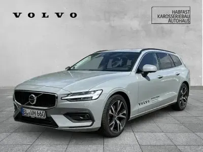 Używany Volvo V60 Core 197 KM (144 kW) 2024 Szary Kombi