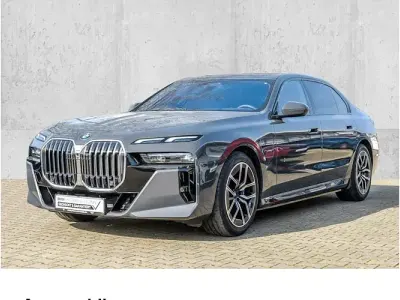 Käytetty BMW 750e M Sport 489 HP (359 kW) 2024 Harmaa Sedan