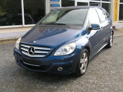 Gebraucht Mercedes B200 136 PS (100 kW) 2010 Blau Van / Kleinbus