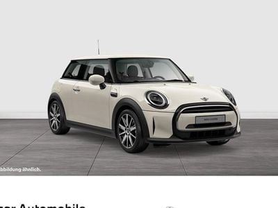 Weiß Gebraucht 2022 Mini Cooper Clubman Classic Kombi | 22.420 € (Guter Preis)