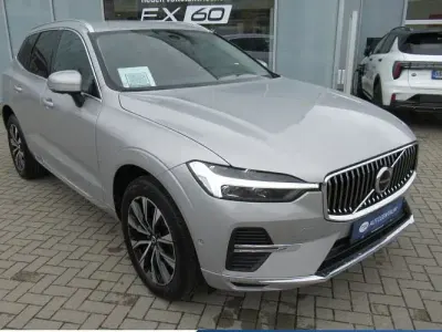 Gebraucht Volvo XC60 Plus 197 PS (144 kW) 2022 Silber SUV
