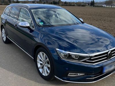Gebraucht VW Passat Elegance 150 PS (110 kW) 2021 Blau Kombi