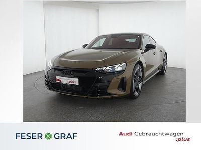 Taktikgrün metallic Gebraucht 2023 Audi e-tron GT quattro Ambiente Limousine | 77.207 € (Etwas zu teuer)
