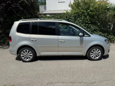 Gebraucht VW Touran Highline 140 PS (102 kW) 2011 Silber Van / Kleinbus
