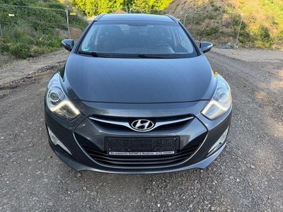 Usata Hyundai i40 Edition 136 CV (100 kW) 2013 Grigio Station wagon