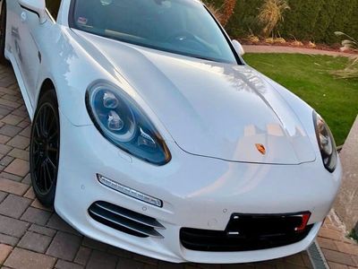 Porsche Panamera 4S