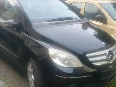 Gebraucht Mercedes B200 136 PS (100 kW) 2006 Schwarz Van / Kleinbus