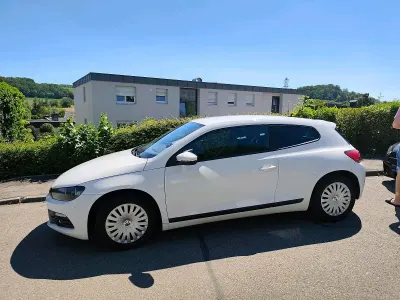 Gebraucht VW Scirocco 120 PS (88 kW) 2010 Weiß Coupé