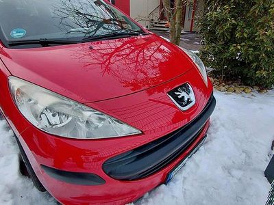 Rot Gebraucht 2007 Peugeot 207 Kombi | 2.650 € (Teuer)