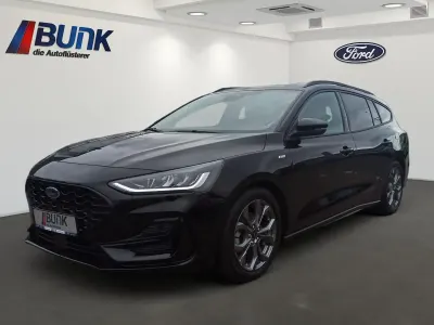 Gebraucht Ford Focus ST-Line 125 PS (91 kW) 2024 Obsidianschwarz metallic Limousine