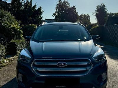 Gebraucht Ford Kuga Titanium 150 PS (110 kW) 2019 Blau SUV