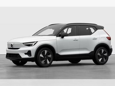 Weiß (crystal white pearl) Gebraucht 2025 Volvo XC40 Ultimate SUV | 45.890 € (Etwas zu teuer)