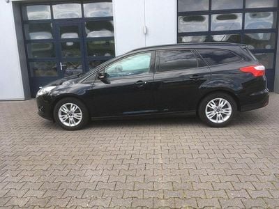 Gebraucht Ford Focus 105 PS (77 kW) 2011 Schwarz Limousine