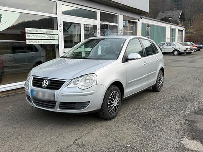 Gebraucht VW Polo 64 PS (47 kW) 2005 Silber Kleinwagen