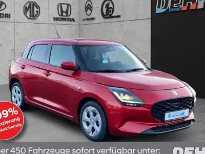 Usata Suzuki Swift Comfort 83 CV (61 kW) 2025 Rosso Utilitaria