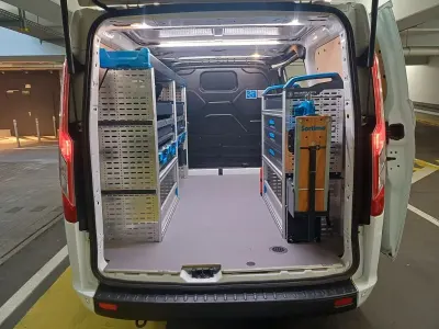 Używany Ford Transit Custom 105 KM (77 kW) 2021 Biały Minivan