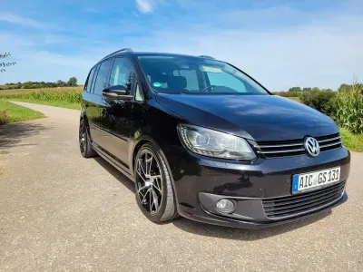 Gebraucht VW Touran Style 140 PS (102 kW) 2012 Schwarz Van / Kleinbus