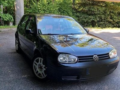Schwarz Gebraucht 2003 VW Golf IV Kleinwagen | 2.200 € (Etwas zu teuer)