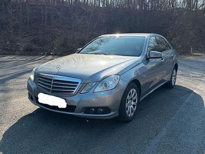 Gebraucht Mercedes E220 170 PS (125 kW) 2010 Grau Limousine