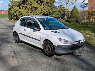 Gebraucht Peugeot 206 60 PS (44 kW) 1998 Weiß Kleinwagen
