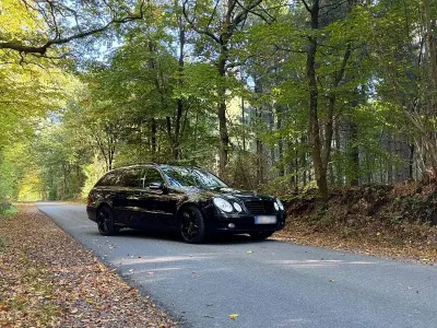 Gebraucht Mercedes E220 Classic 170 PS (125 kW) 2007 Schwarz Kombi