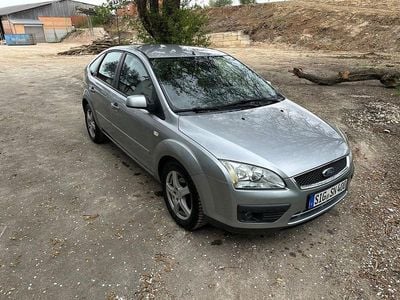 Usata Ford Focus Ghia 145 CV (106 kW) 2005 Grigio Berlina