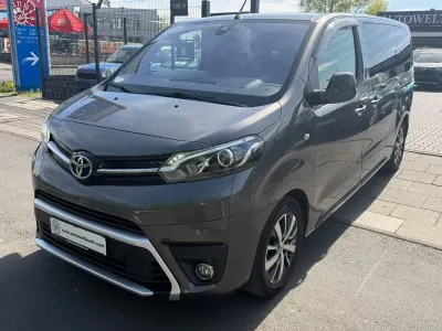 Gebraucht Toyota Proace Executive 177 PS (130 kW) 2022 Grau Van / Kleinbus