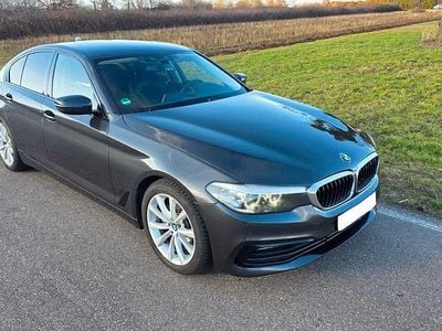 Gebraucht BMW 520 Sport Line 190 PS (139 kW) 2018 Grau Limousine