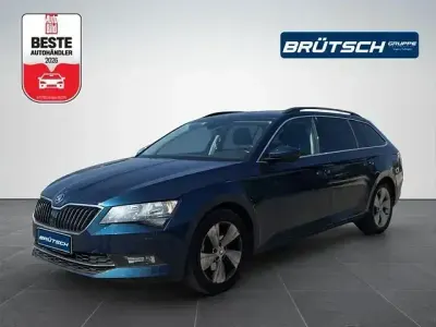 Gebraucht Skoda Superb Ambition 150 PS (110 kW) 2017 Lavablau metallic Kombi
