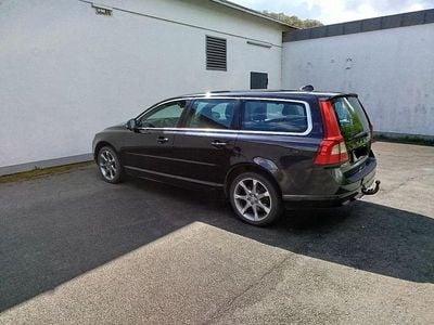 Second-hand Volvo V70 Momentum 215 CP (158 kW) 2011 Negru Break