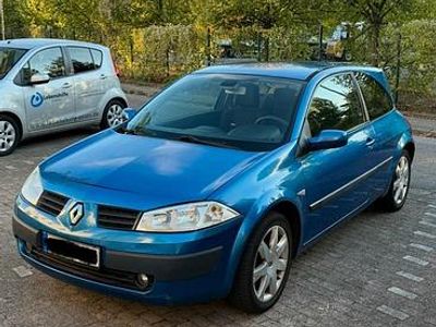 Blau Gebraucht 2005 Renault Mégane GrandTour Kombi | 1.350 € (Etwas zu teuer)