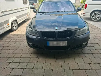 Gebraucht BMW 320 184 PS (135 kW) 2010 Schwarz Kombi