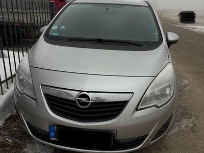Grau Gebraucht 2011 Opel Meriva Van / Kleinbus | 3.100 € (Fairer Preis)