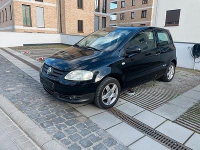 Gebraucht VW Fox 60 PS (44 kW) 2010 Schwarz Kleinwagen