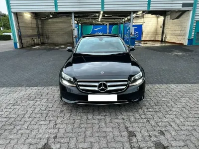 Gebraucht Mercedes E220 194 PS (142 kW) 2017 Schwarz Limousine