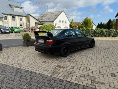 Gebraucht BMW 328 193 PS (141 kW) 1996 Schwarz Limousine