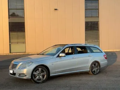 Gebraucht Mercedes E300 205 PS (150 kW) 2011 Silber Kombi